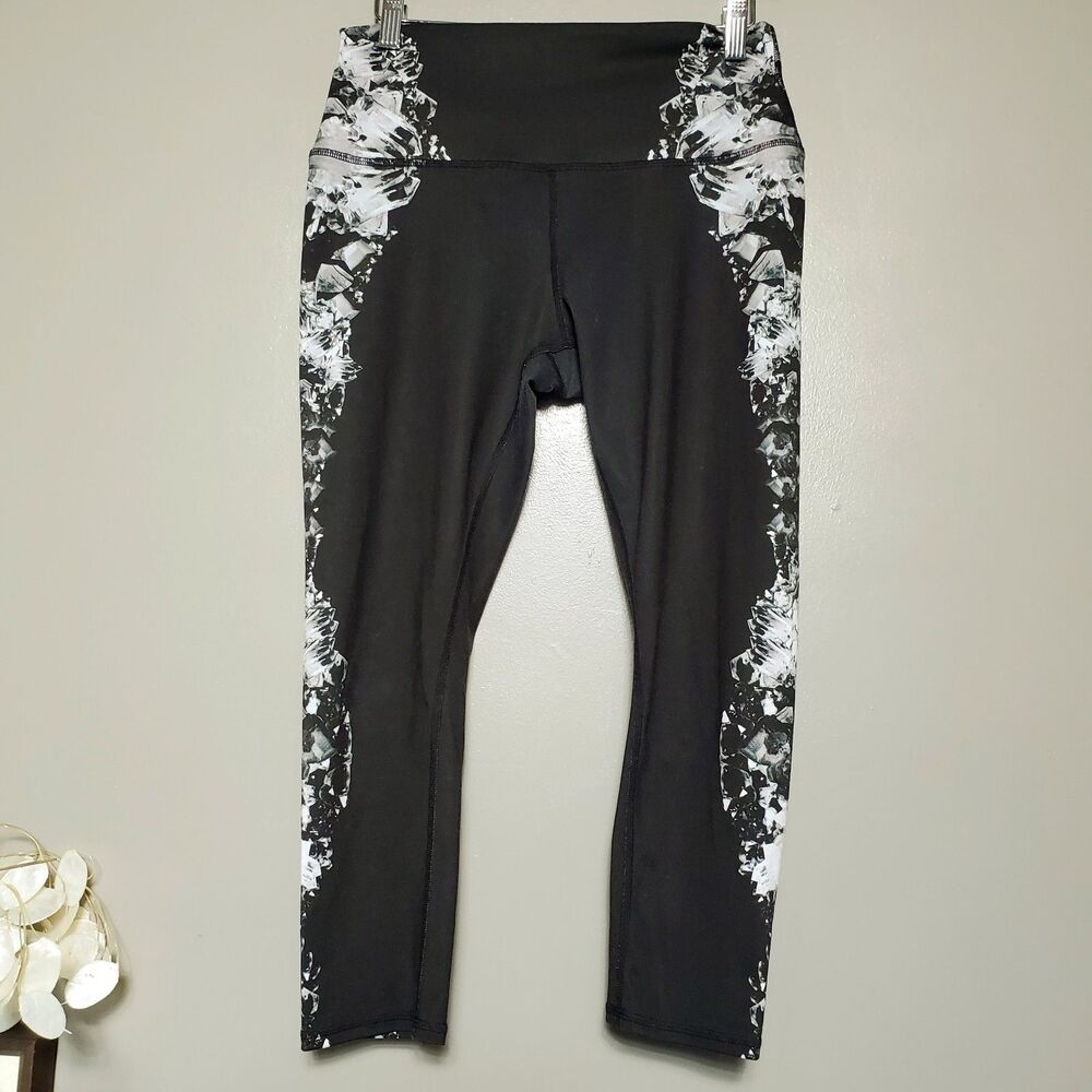 Alo Yoga Capri Leggings Size Medium Black High Waist Airbrush Dark Crystal